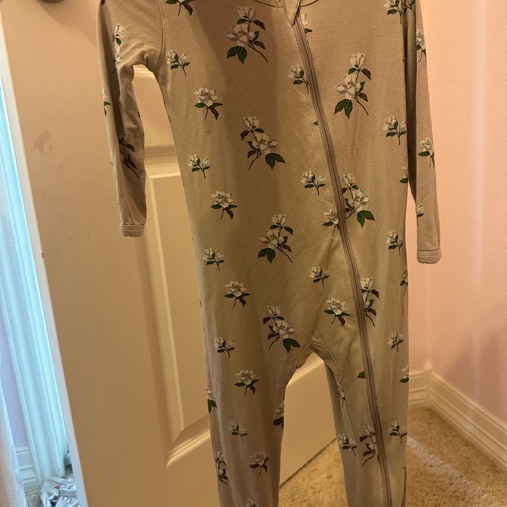 KYTE Baby zippered romper in small khaki magnolia